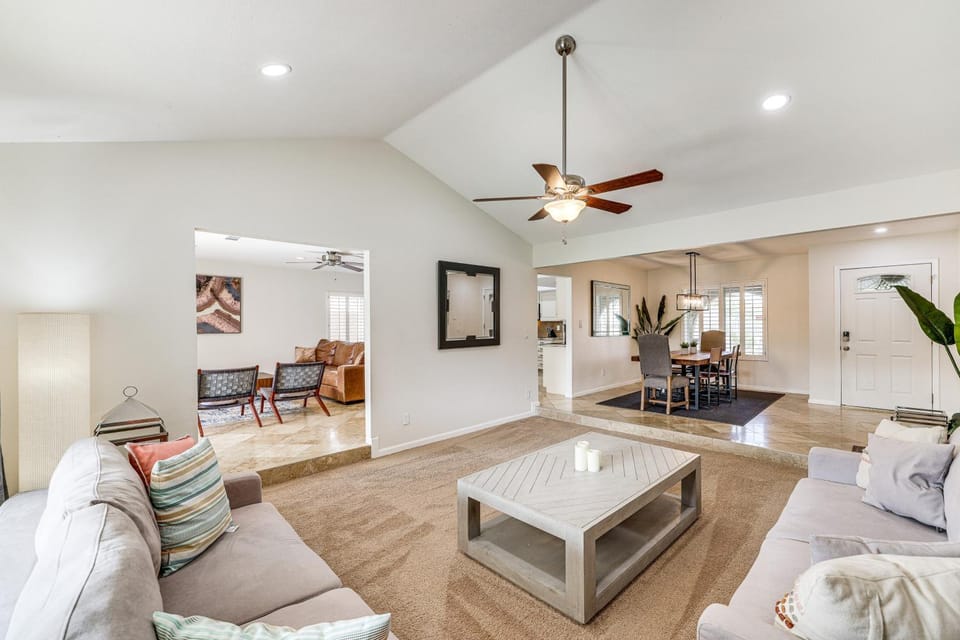 6 Mi to TPC Scottsdale: Family Escape w/ Fire Pit! House in Phoenix