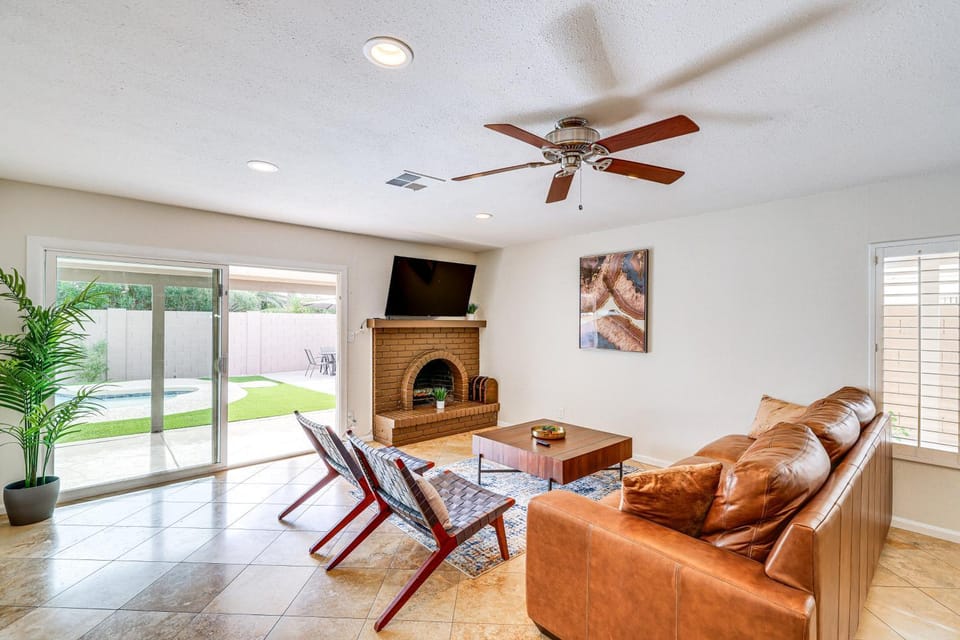6 Mi to TPC Scottsdale: Family Escape w/ Fire Pit! House in Phoenix