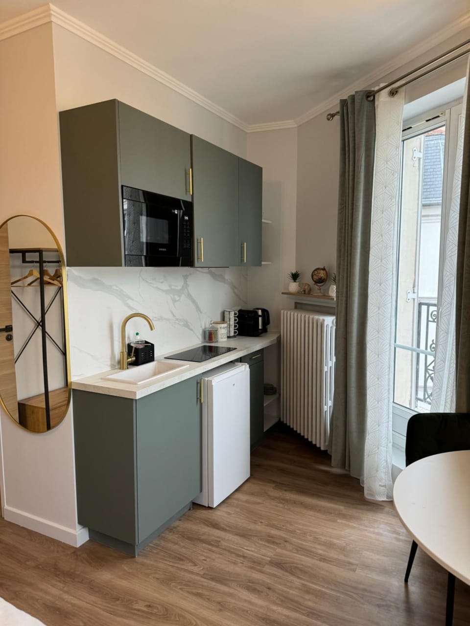 Coffee/tea facilities, Kitchen or kitchenette, Dining area, minibar, oven, pet friendly, stove