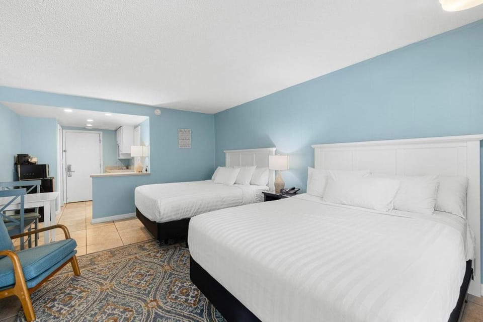Pool View Room First Floor Sleeps 4 Apartment in South Carolina