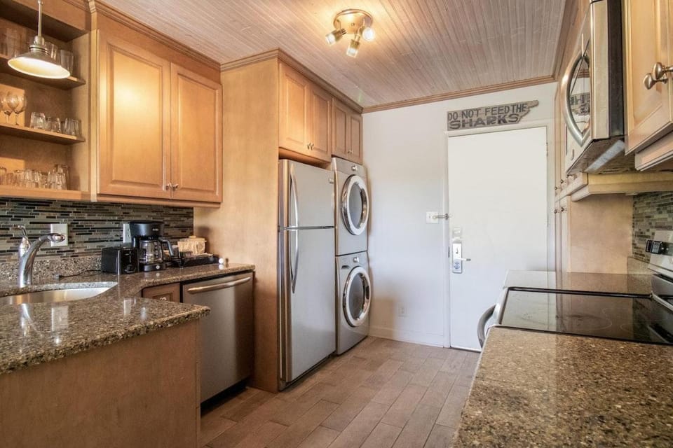 Two Bedroom Two Queen and One King, Sleeps 6 House in South Carolina