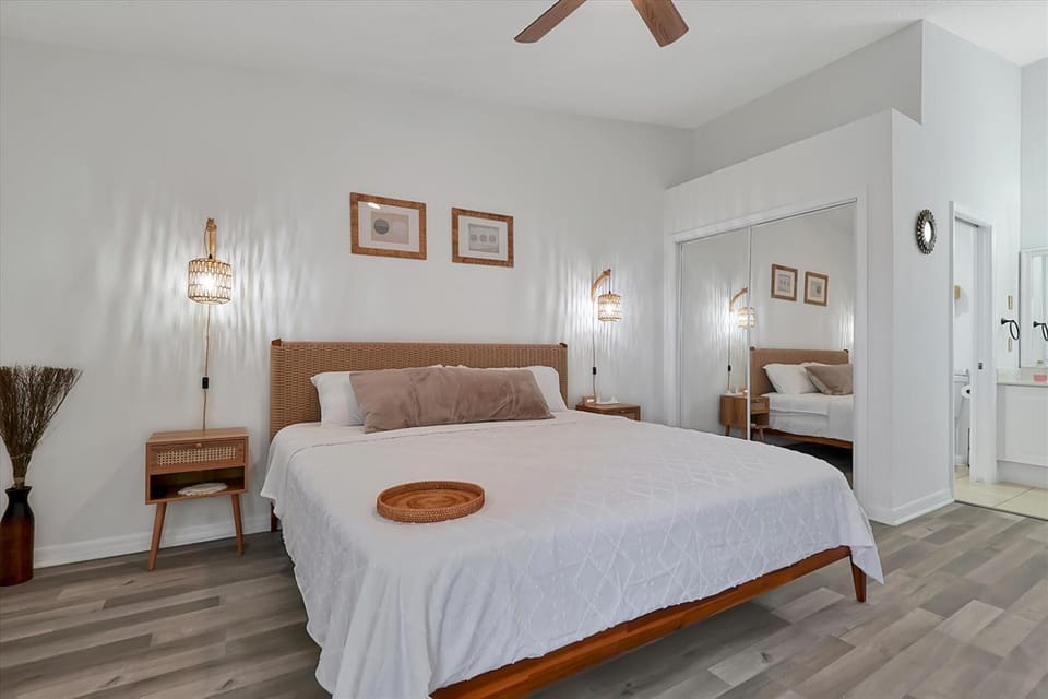 Remodeled Retreat: Tranquil Resort Oasis Near Theme Parks House in Kissimmee