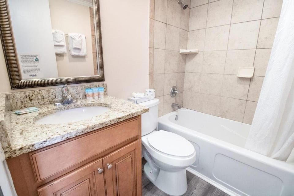 3rd Floor Close to Beach Sleeps 4 Apartment in South Carolina