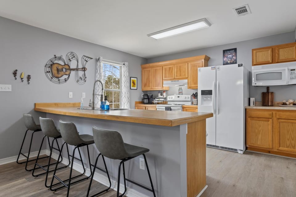 Seating area, Dining area, kitchen, kitchen