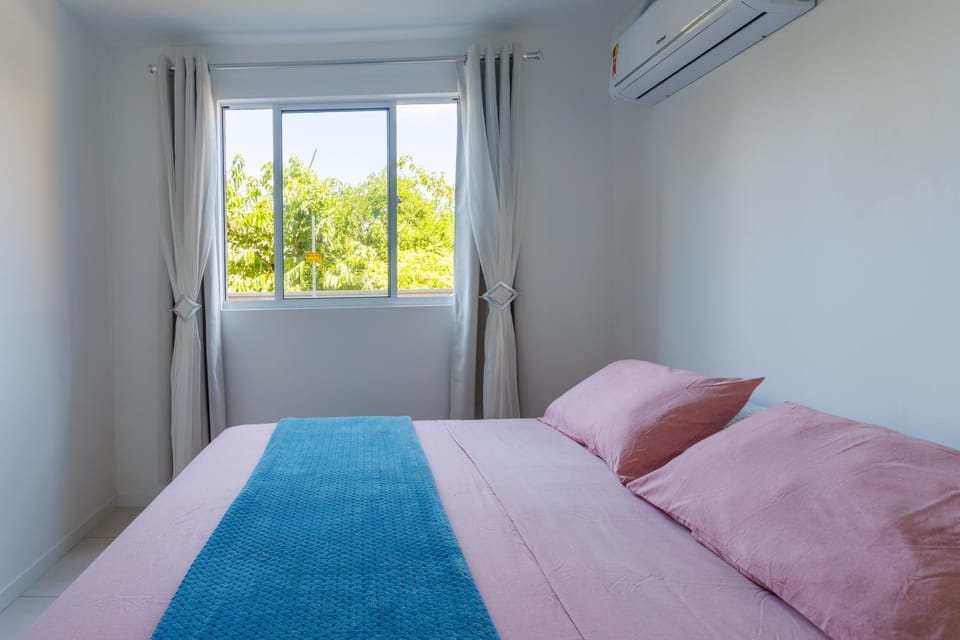 Bed, Bedroom, air conditioner