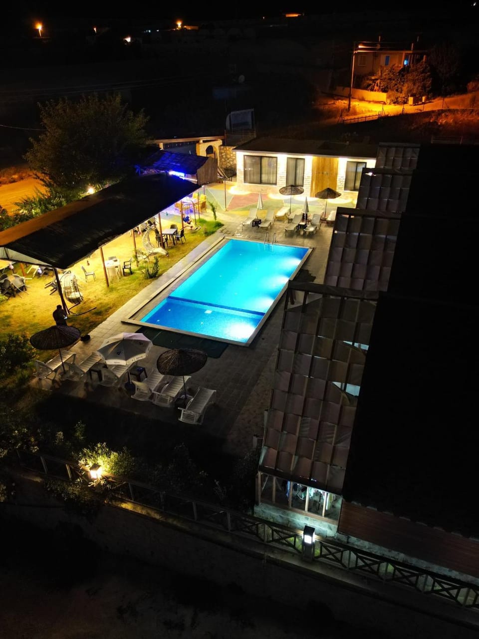 Property building, Restaurant/places to eat, Swimming pool, Breakfast