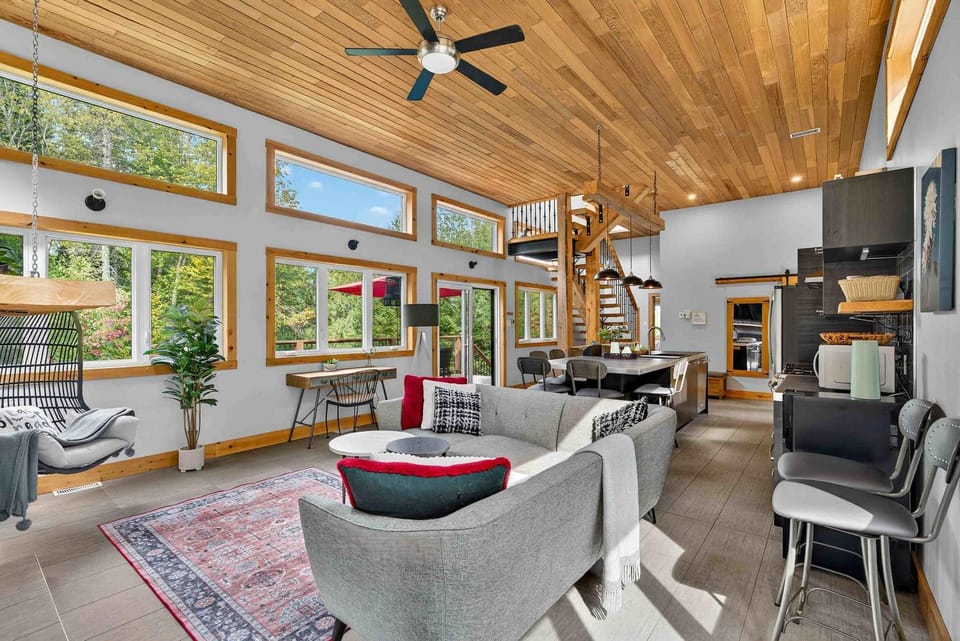 Maison contemporaine Tremblant- Spa & tranquillité Chalet in Ontario