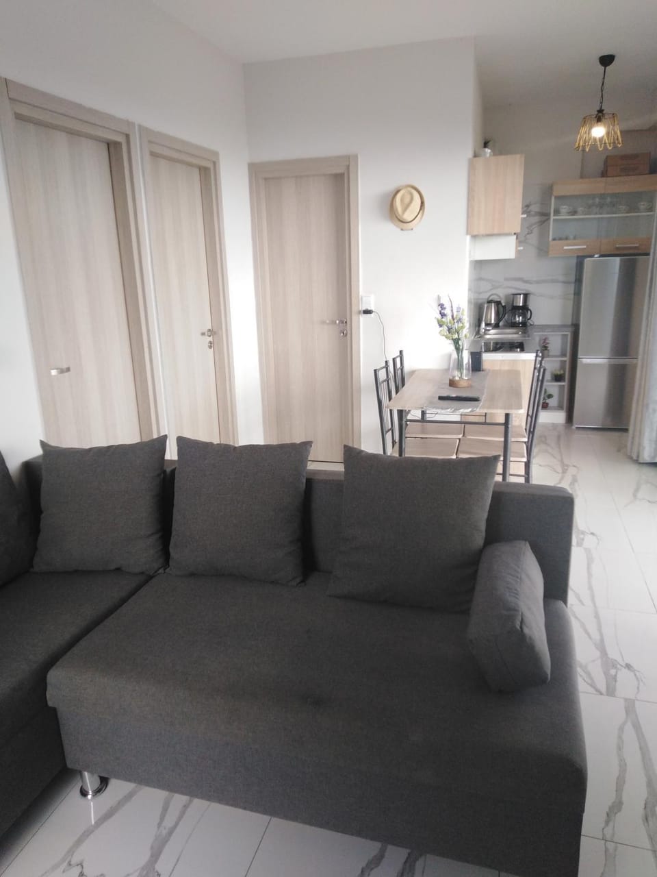 Living room, Seating area, Dining area, stove