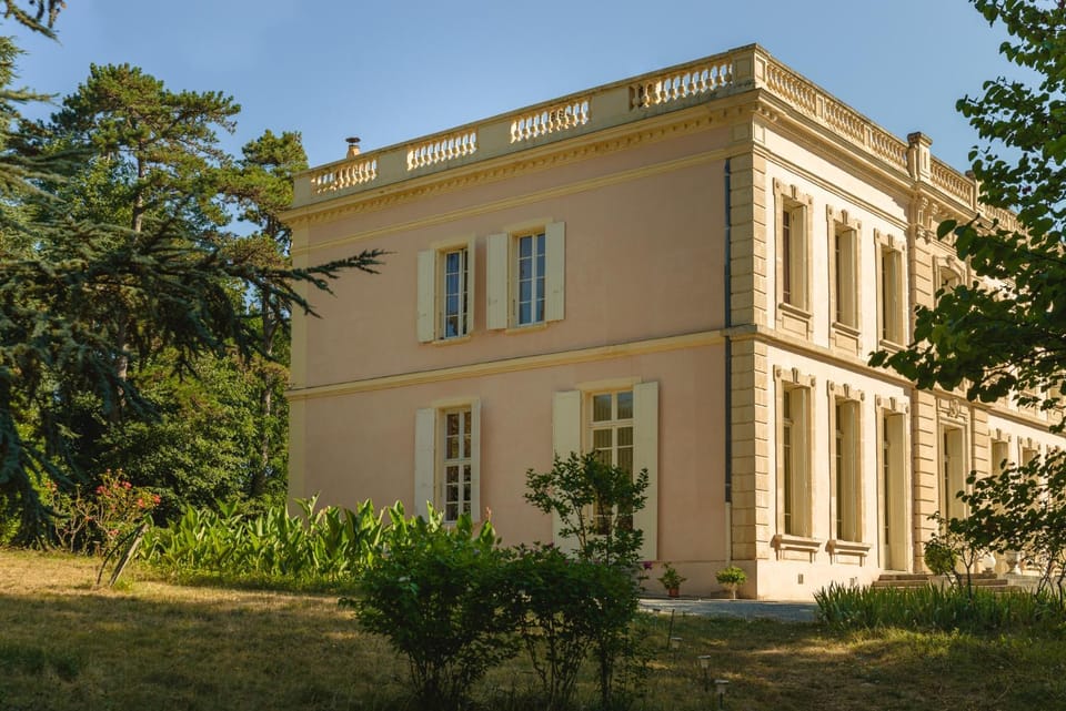 Maison d'hôtes - Villa Les Pins - Lempaut Bed and Breakfast in Occitanie
