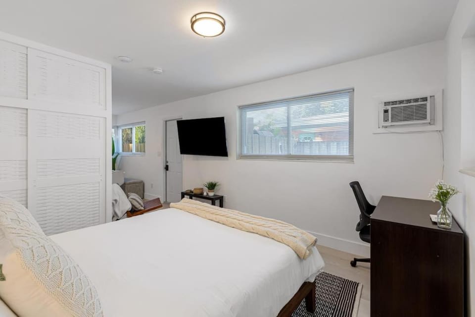 Lake Ridge Villa Apartment in Fort Lauderdale