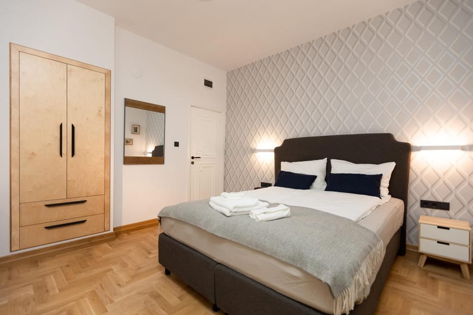 Bed, Photo of the whole room, Bedroom, towels, wardrobe
