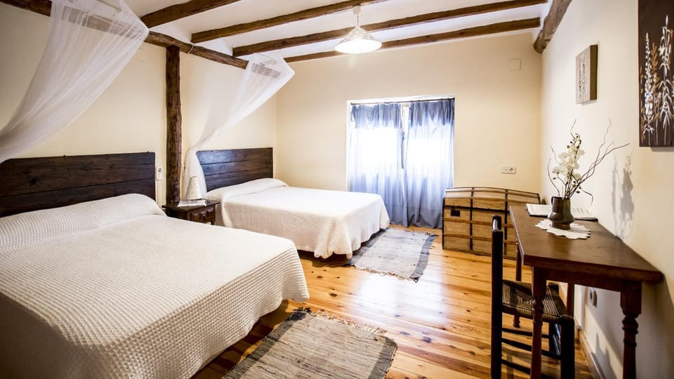 Bed, Day, Bedroom, On site