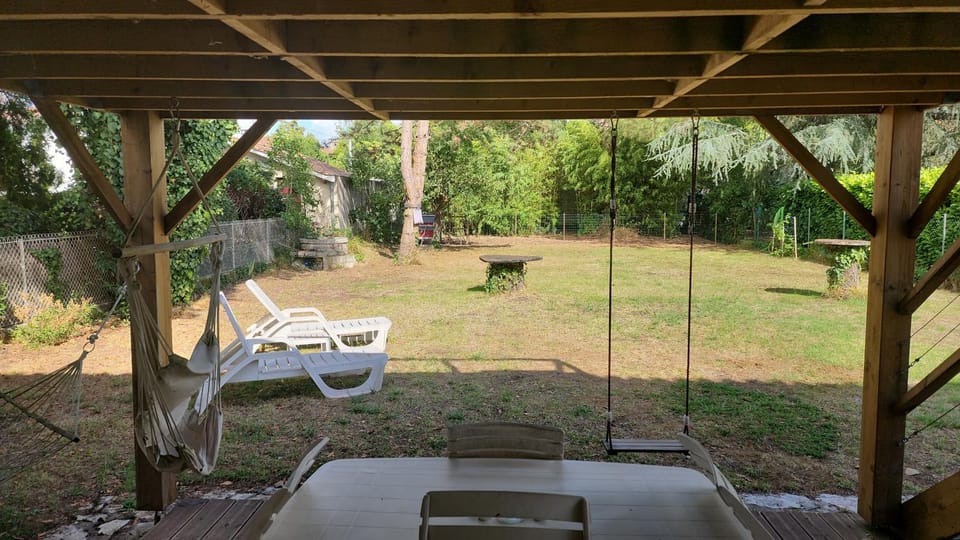 Charmant T2 avec terrasse jardin et parking privé, à 2 minutes du centre ville ! Apartment in Villeneuve-sur-Lot