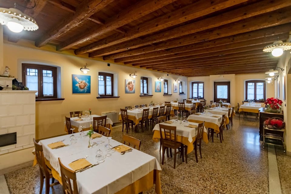 Restaurant/places to eat, Restaurant/places to eat