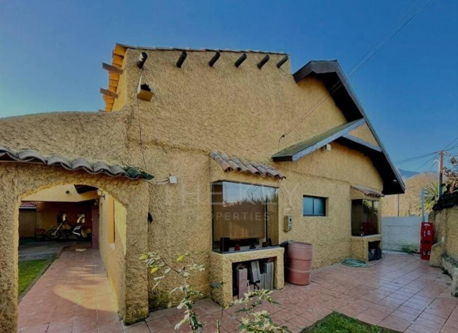 Casa Olmué House in Santiago Metropolitan Region