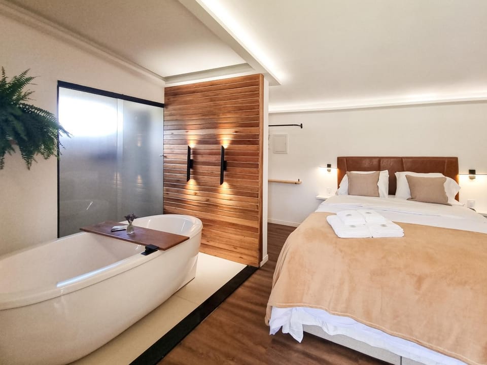 Bed, Photo of the whole room, Bedroom, Bath, towels