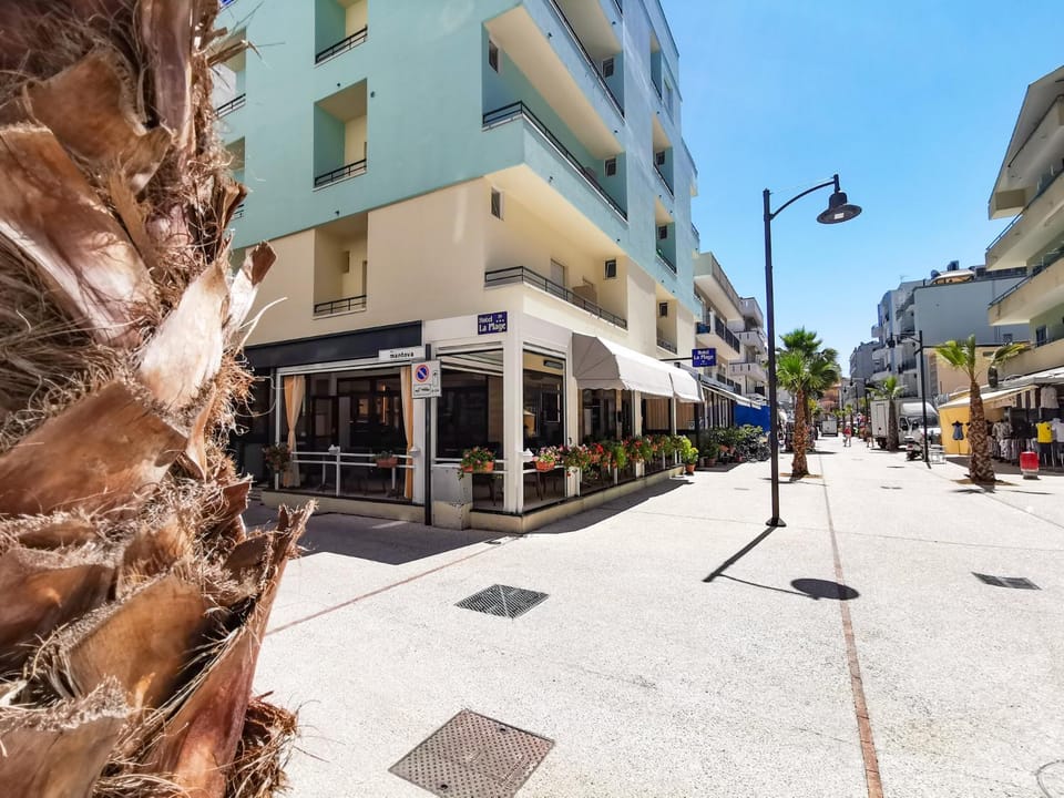 Property building, Property logo or sign, Neighbourhood, City view