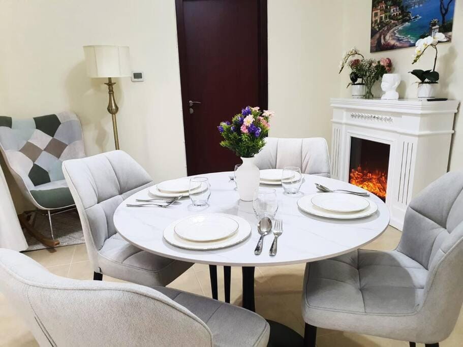 Living room, Seating area, Dining area, flat iron