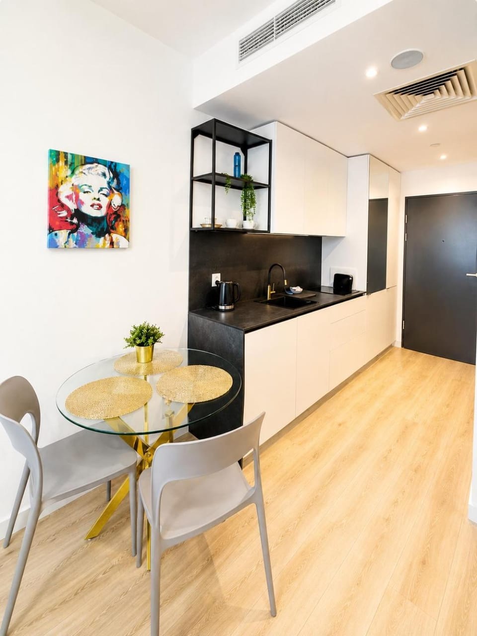 Apartament przy Placu Wolności Apartment in Poznan