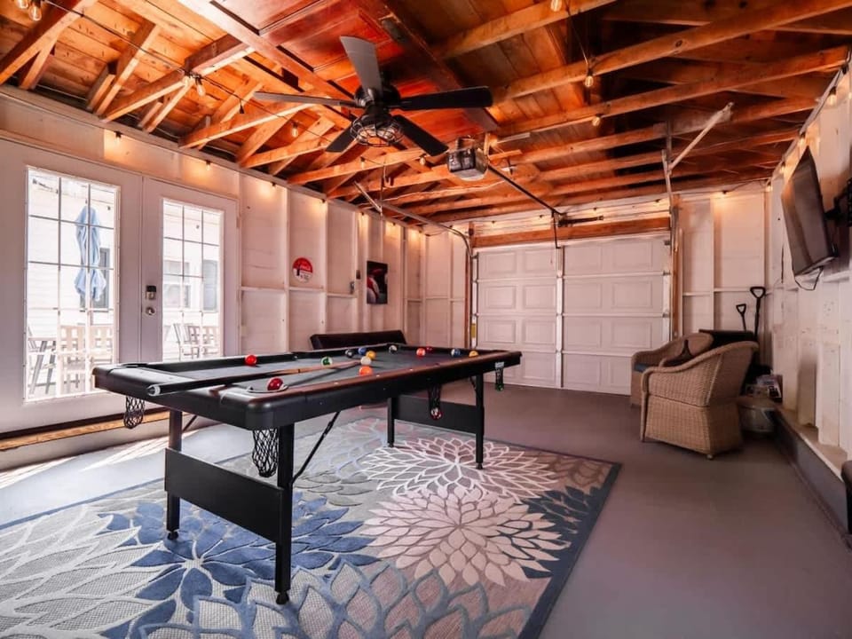 Family Fun: Comfy Home, 10 Min to Cedar Point Fun! House in Huron