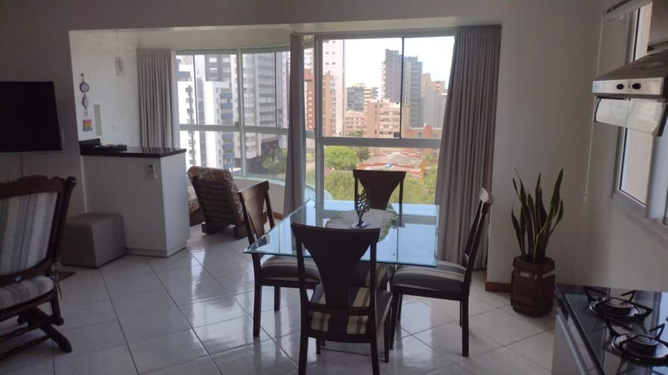 APARTAMENTO SOLAR DA PRAÇA, Aconchegante, com ar condicionado,em frente ao shopping Vesta Apartment in State of Santa Catarina