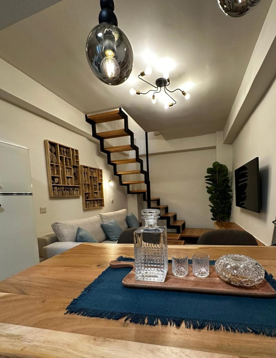 Living room, Dining area