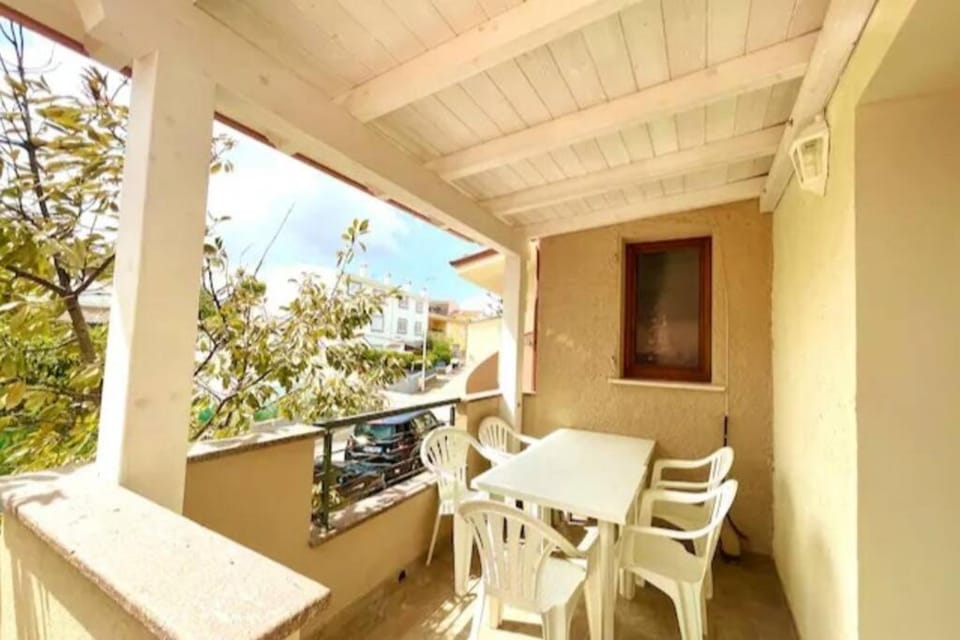 View (from property/room), Balcony/Terrace, Dining area