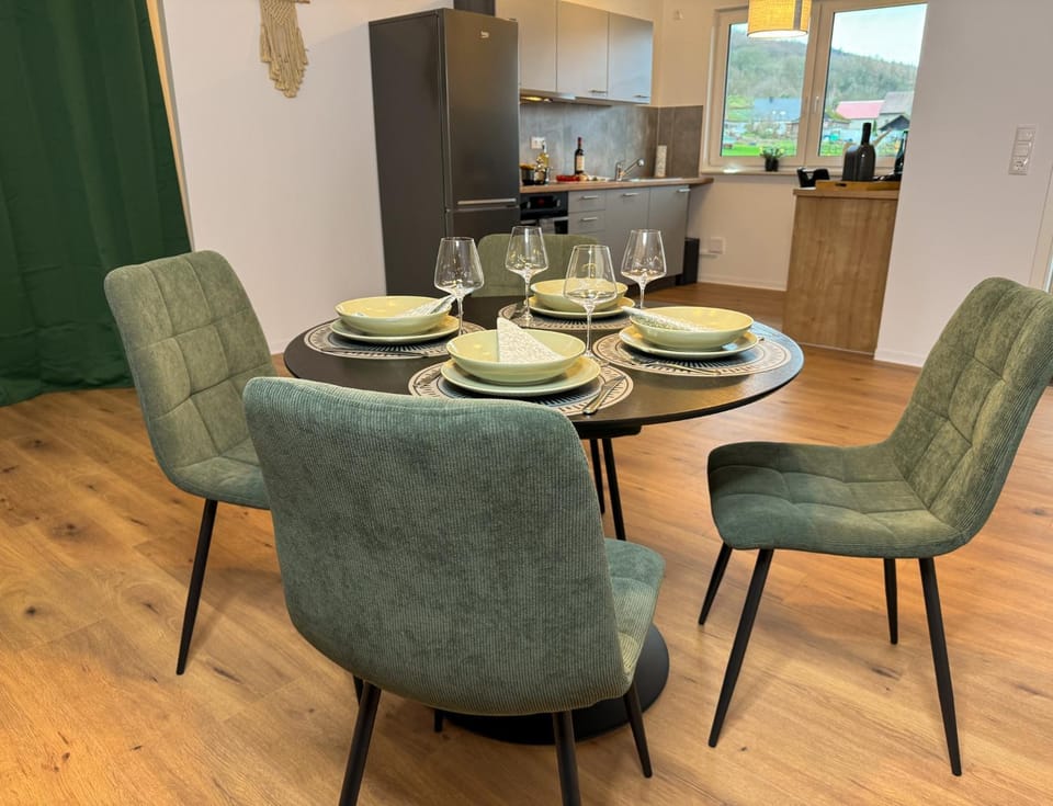 Kitchen or kitchenette, Seating area, Dining area