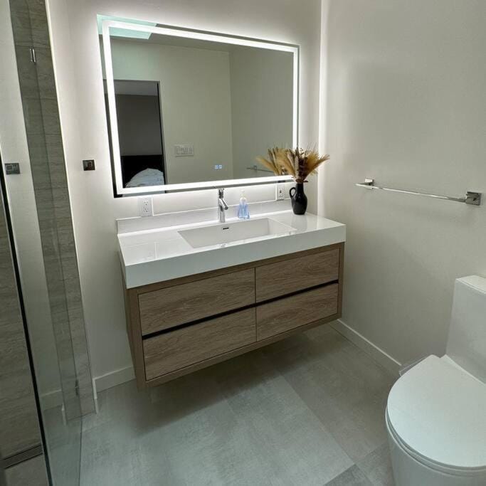 Shower, Toilet, Bathroom, Bath