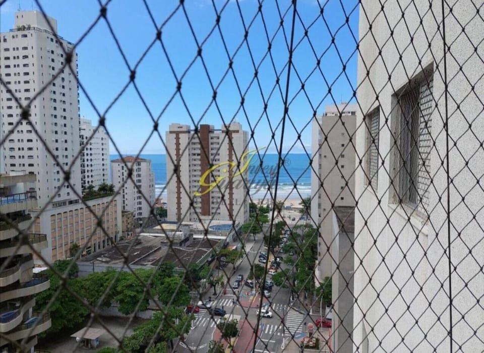 Apartamento Lia Pitangueiras Centro Guarujá , 150 metros da Praia Vista Mar ap da dona lia Apartment in State of São Paulo