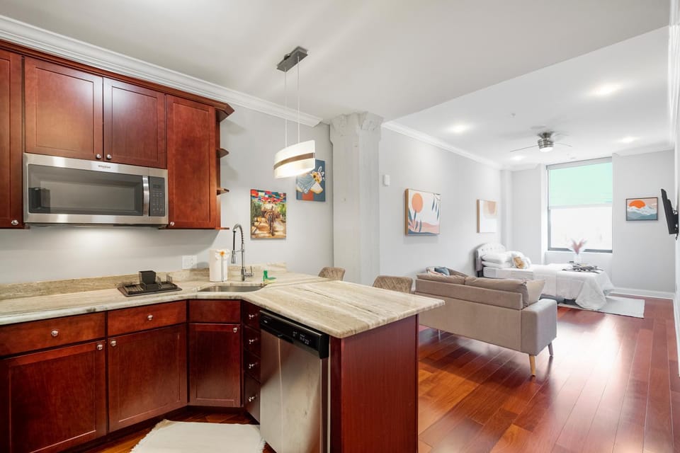 Dining area, kitchen