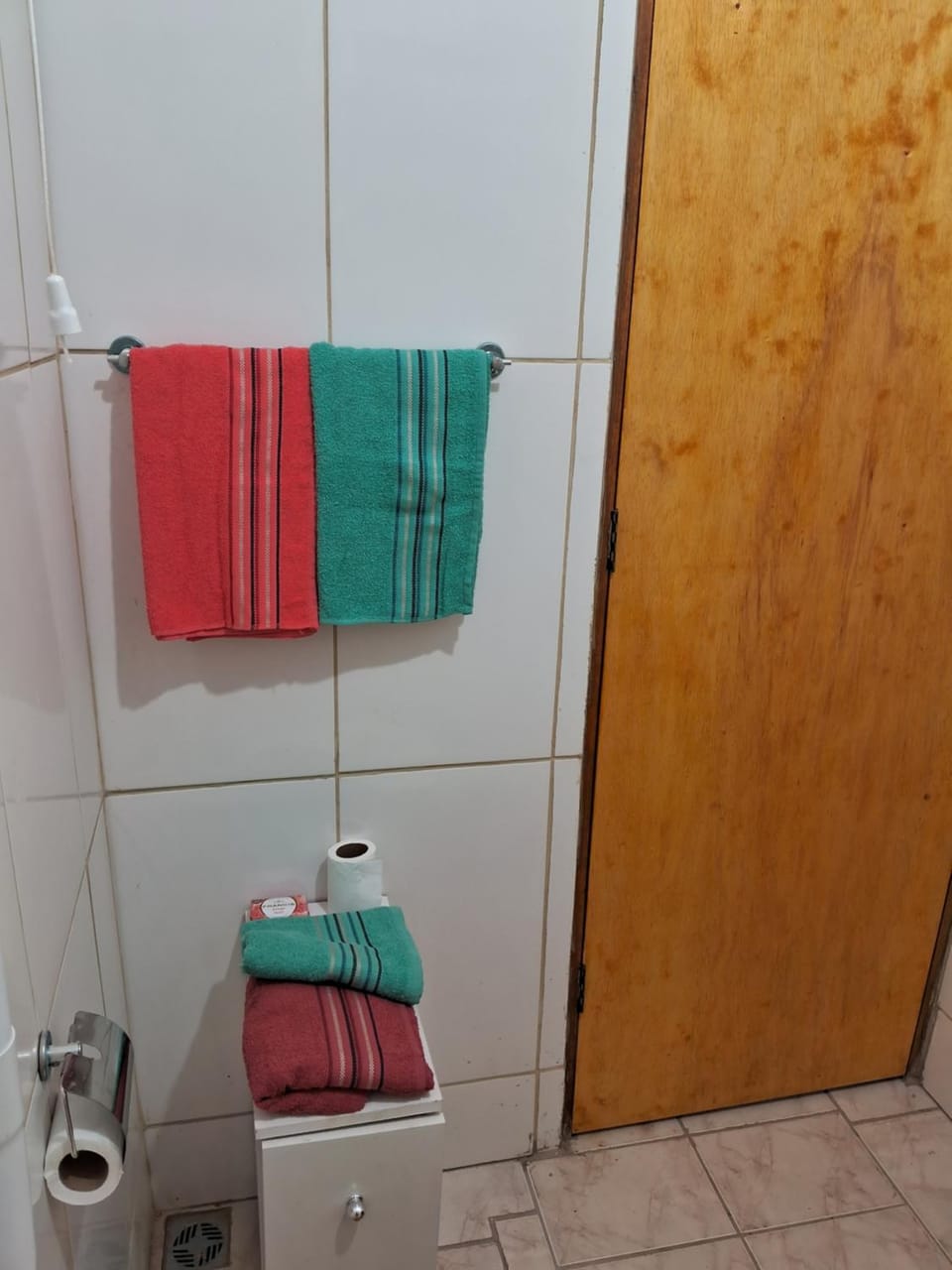 Bathroom, towels