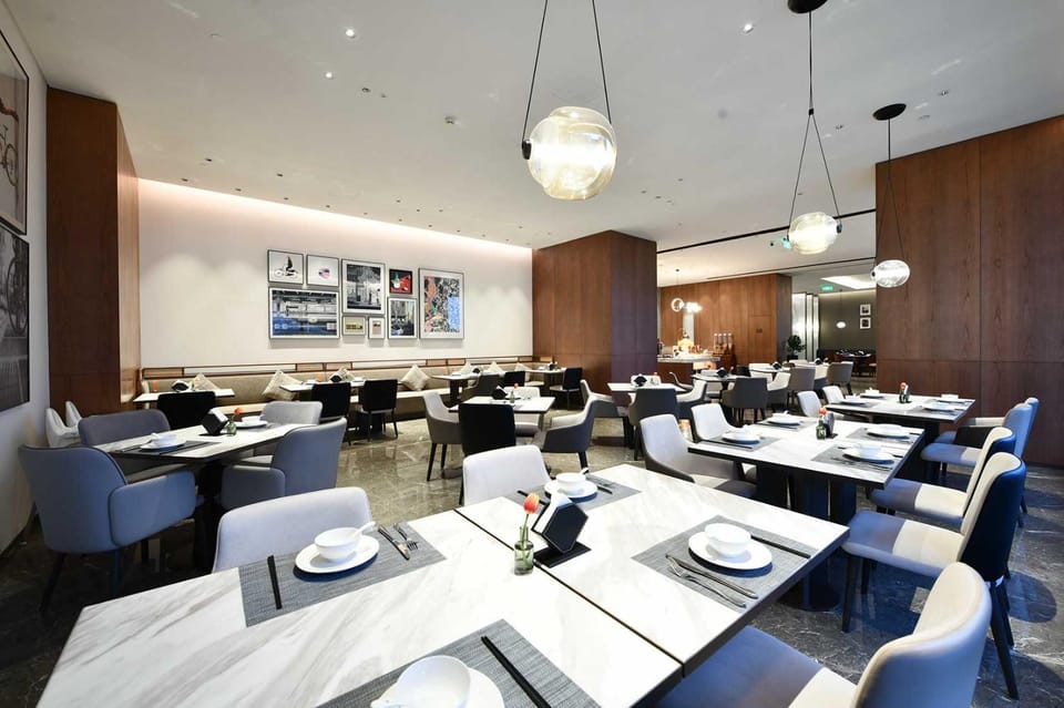 Restaurant/places to eat, Dining area