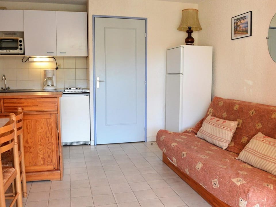 Appartement 2 pièces, terrasse, parking privé, proche plage, 6 couchages - Le Lavandou - FR-1-251-547 Apartment in Le Lavandou