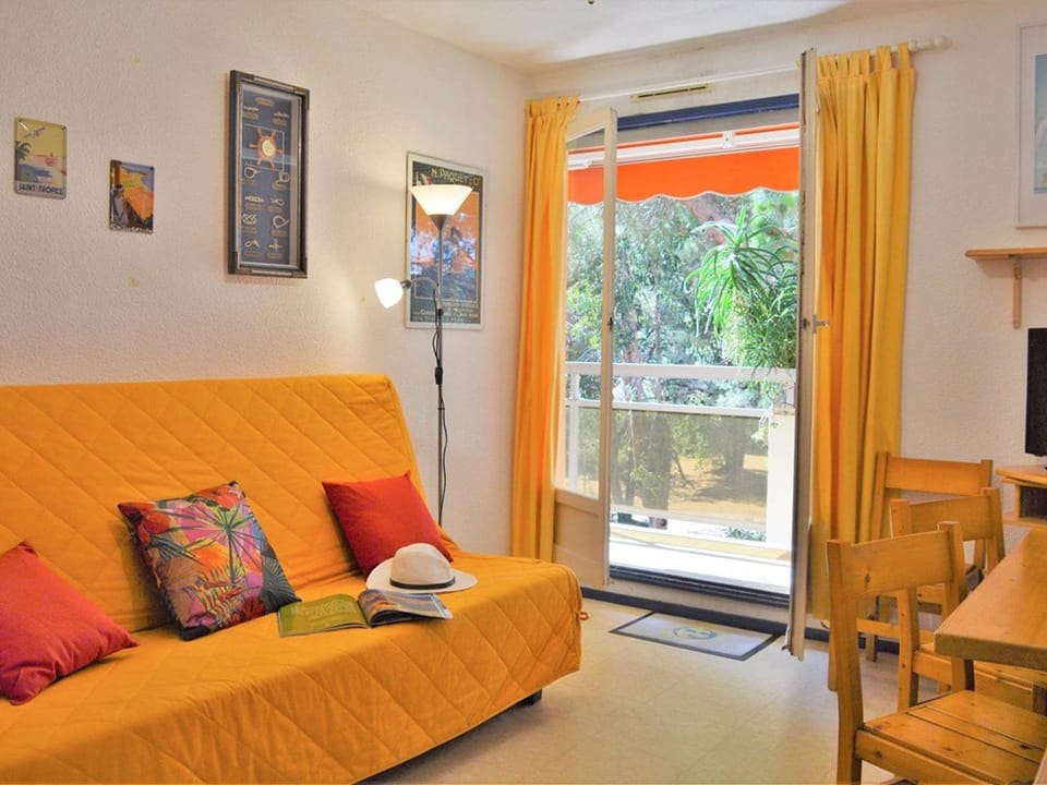 Appartement 2P 4 Couchages avec Balcon et Garage - Proche Plage et Commerces - FR-1-251-520 Apartment in Bormes-les-Mimosas