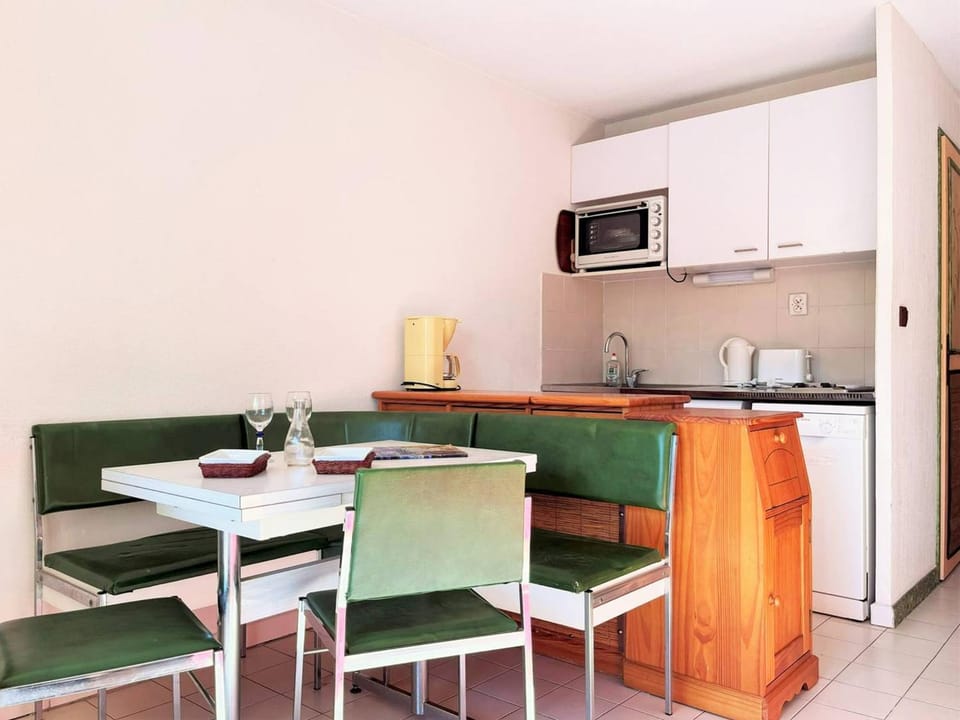 Duplex 3 pièces avec grandes terrasses et parking - 6 couchages - proche plage, Le Lavandou - FR-1-251-534 Apartment in Le Lavandou