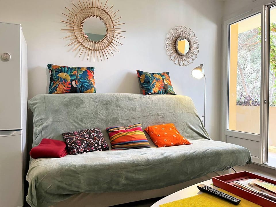 Appartement récemment rénové de 2 pièces avec balcon, climatisé, à 450m de la plage - Bormes-les-Mimosas - FR-1-251-562 Apartment in Bormes-les-Mimosas