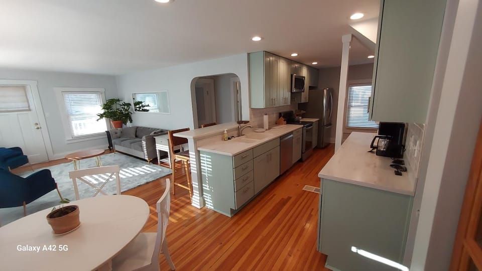 The Meeker House (Charming 3/4 Bedroom Home) House in Ohio