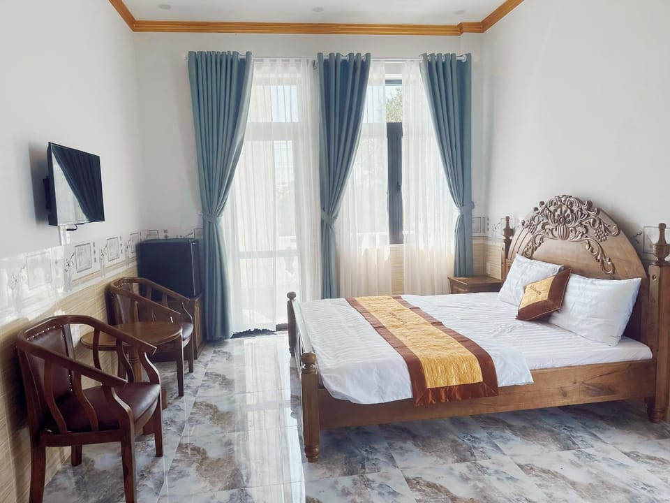 Hotel Quốc Hương Hotel in Ba Ria - Vung Tau