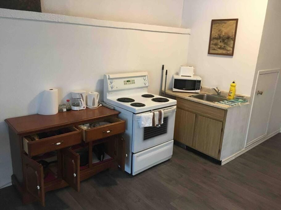 Kitchen or kitchenette