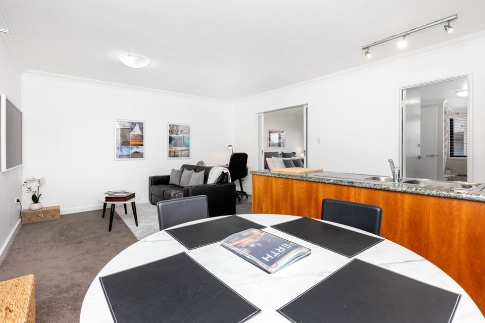 City View 1BR Gem on Mounts Bay Road Apartment in Perth