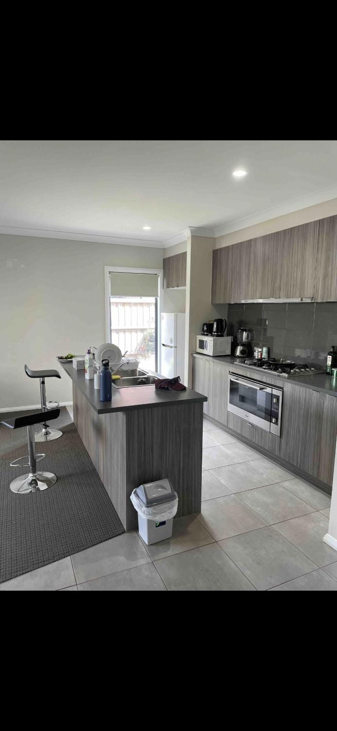 Cosy Room with lock and work area Vacation rental in Truganina