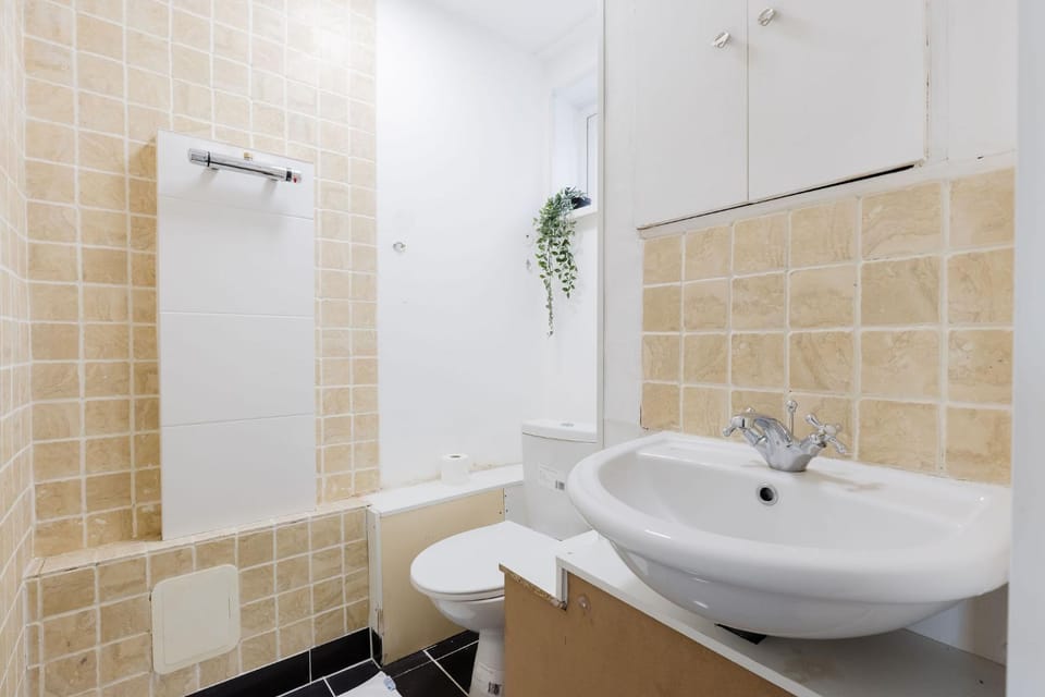 Spacious 3BD House wPrivate Garden - Kennington! House in London Borough of Southwark