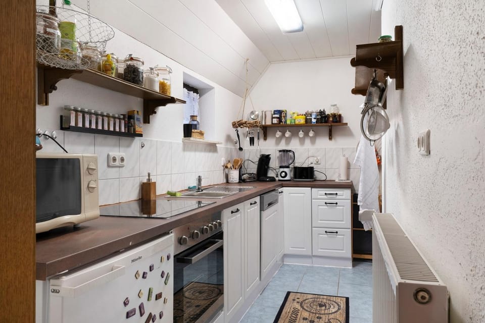 Kitchen or kitchenette, Living room