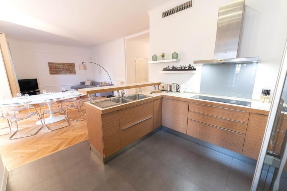 Superbe appartement avec jardin piscine, garage Apartment in Nice