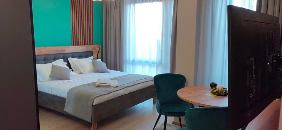 Bedroom, towels, wardrobe