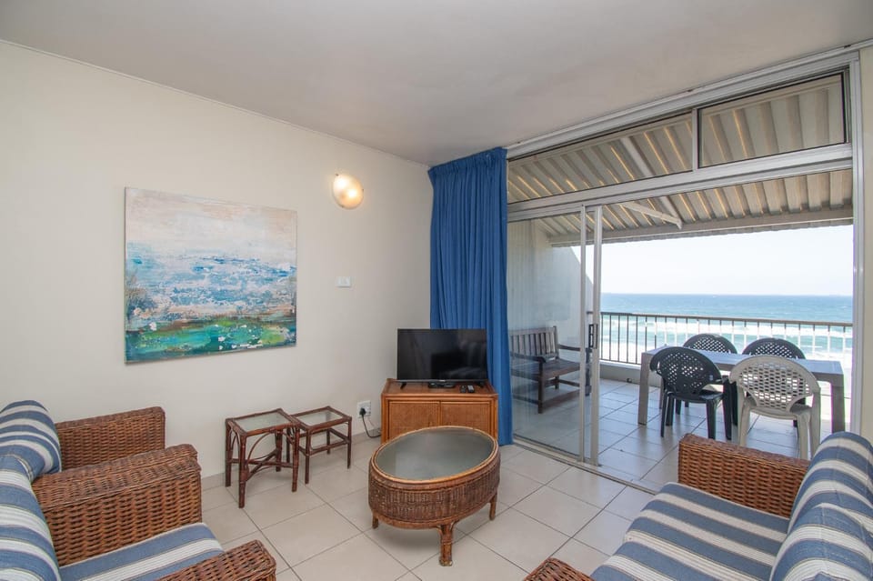 Living room, Seating area, Dining area, Sea view