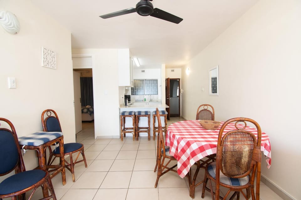 Seating area, Dining area, air conditioner