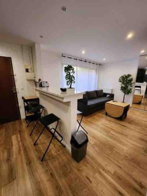 Superbe appartement à 8 minutes de la nation. Apartment in Paris