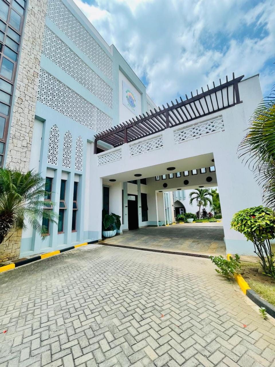 Property building, Day